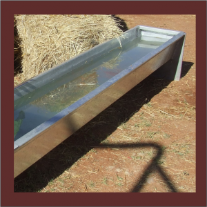 Lekbakke: 2.5m Galvanized Skaap Voerbak